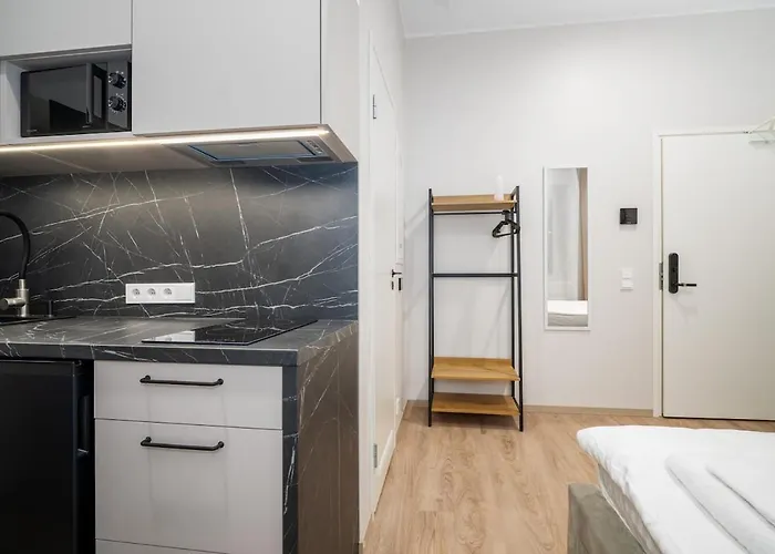 Airport-bus - 13 North - 2 Korter *